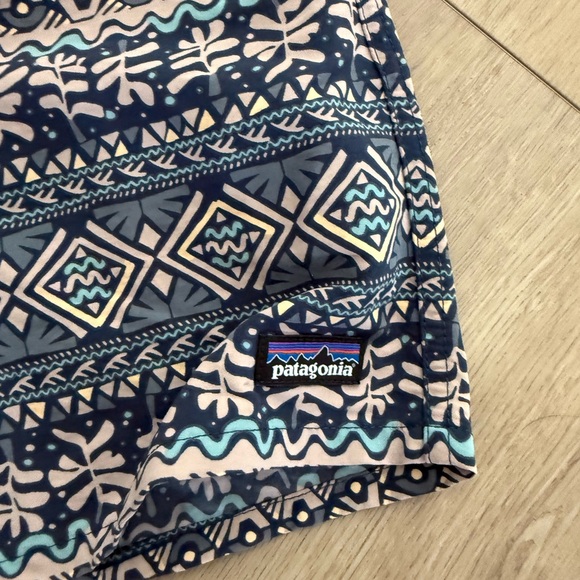 Patagonia Women's Barley Baggy Patterned Shorts - medium - Picture 6 of 6